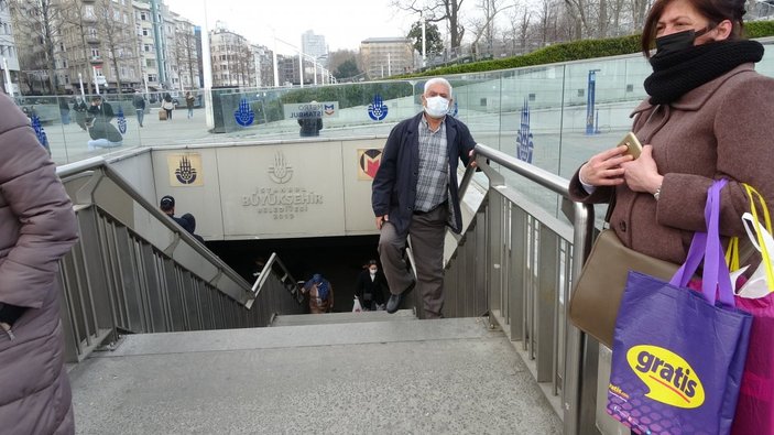 Taksim’de yürümeyen merdiven çilesi