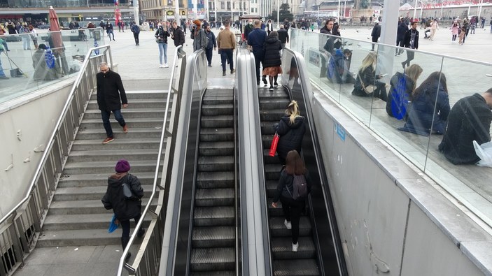 Taksim’de yürümeyen merdiven çilesi