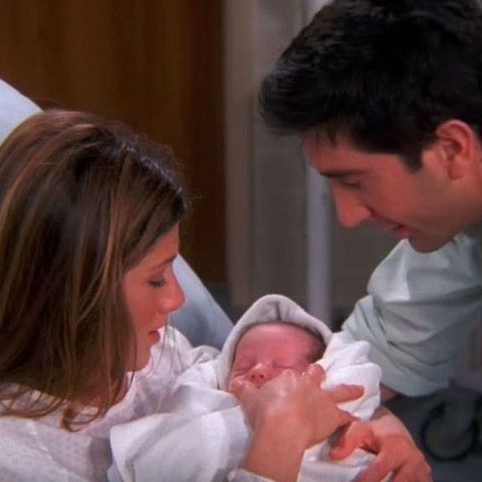 Friends dizisindeki Ross ve Rachel’ın kızı Emma, kocaman oldu! Meğer ikizi de varmış...