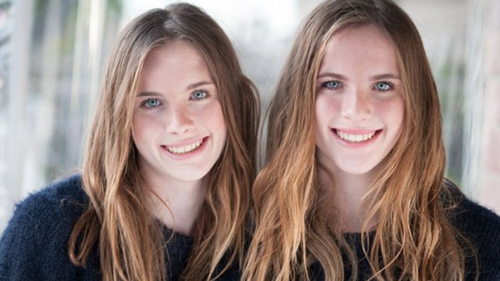 Friends dizisindeki Ross ve Rachel’ın kızı Emma, kocaman oldu! Meğer ikizi de varmış...