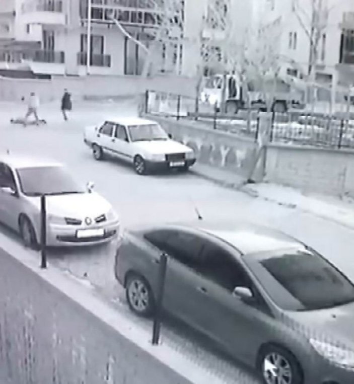 Konya'da borcunu vermek için çağırdığı şahsı sokak ortasında katletti