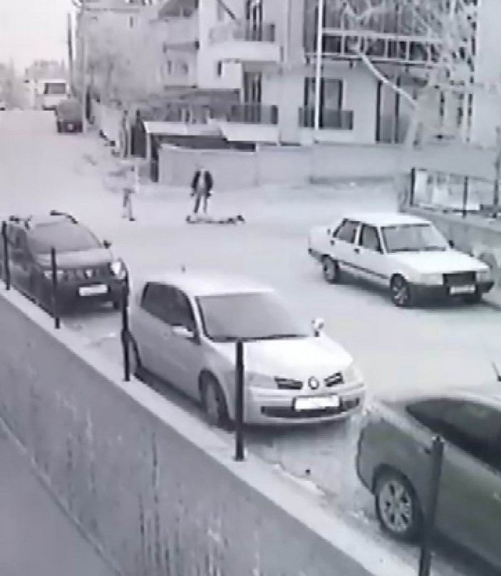 Konya'da borcunu vermek için çağırdığı şahsı sokak ortasında katletti