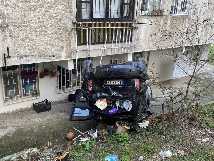 Üsküdar'da baba ve kızının içinde bulunduğu araç 10 metreden düştü