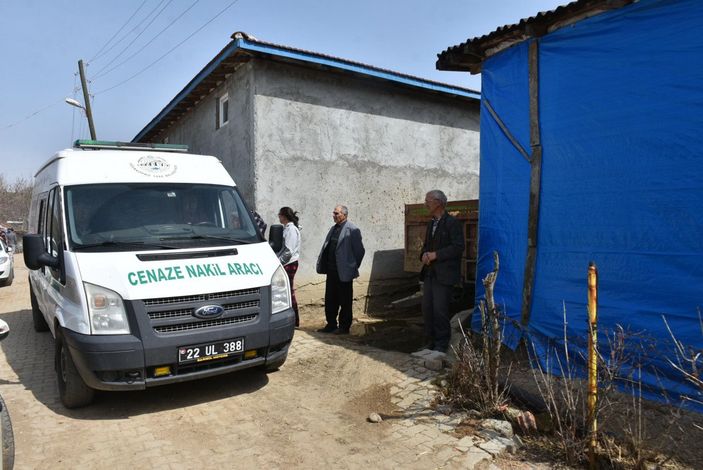 D Edirne'de evlerinde silahla öldürüldüler