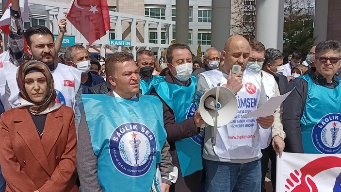 Kırşehir'de hastanede darbedilen sağlıkçılar için toplandılar