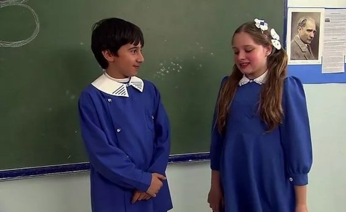 Kara Tahta'nın yıldızı Miray Daner'in çocukken de ekrandaymış! 'Mavi önlüklü, al yanaklı'