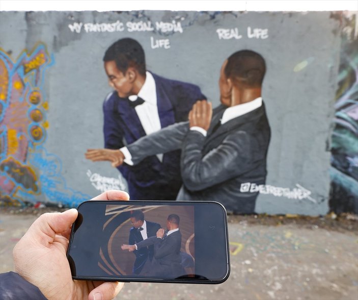 Almanya'da grafiti sanatçısı Will Smith'in tokadını çizdi