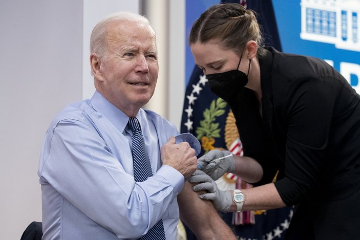 Joe Biden, 4’üncü doz aşısını kameraların önünde oldu
