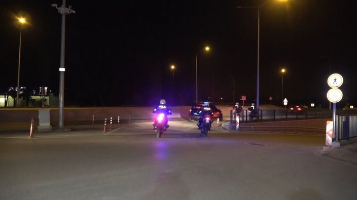 i Bursa'da dur ihtarına uymayan araçtan fazla sayıda uyuşturucu çıktı