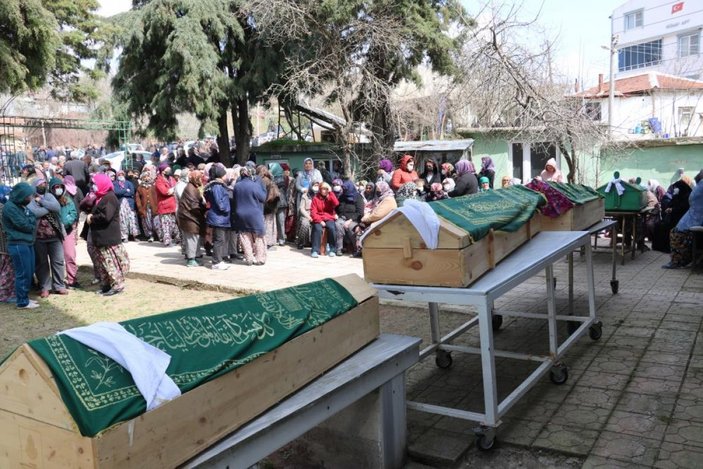 Edirne'de bir aileyi katlettiğini inkar eden şahsın, olay yerinde takma dişi bulundu