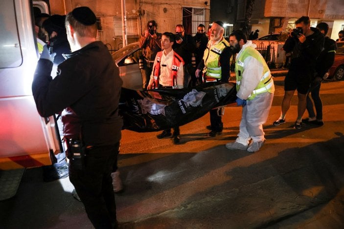 İsrail Başbakanı Bennett, ruhsatı olan sivilleri silahlanmaya çağırdı