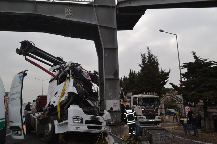 Tekirdağ'daki kazada tır şoförü hayatını kaybetti