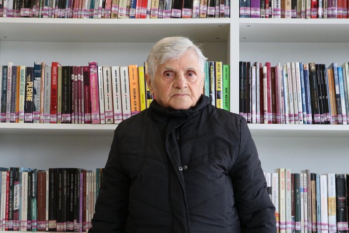 91 yaşındaki Zehra Kırmacıoğlu'nun gençlere örnek olacak kitap sevgisi