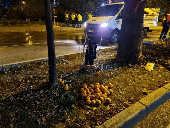 Adana'da, turunç toplayan kadınları hayattan koparan kaza kamerada