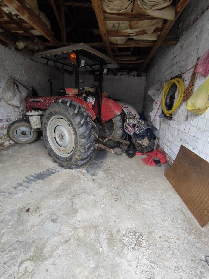 Manisa'da traktörü ayakta çalıştıran yaşlı adam, duvara sıkışıp öldü
