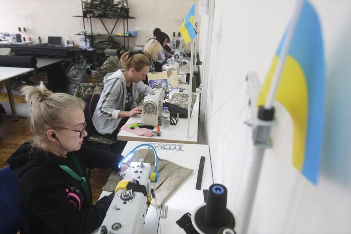 Ukrayna'da kurşun geçirmez yelek üretiliyor