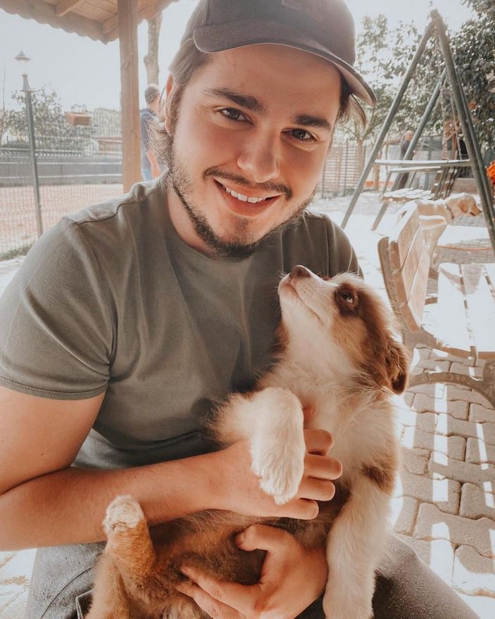 Perihan Savaş'ın oğlu Savaş Zafer'i gören bir daha bakıyor! 'Bu ne yakışıklılık'