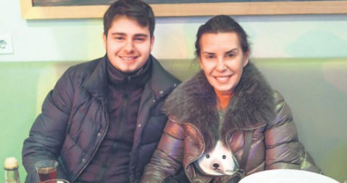 Perihan Savaş'ın oğlu Savaş Zafer'i gören bir daha bakıyor! 'Bu ne yakışıklılık'