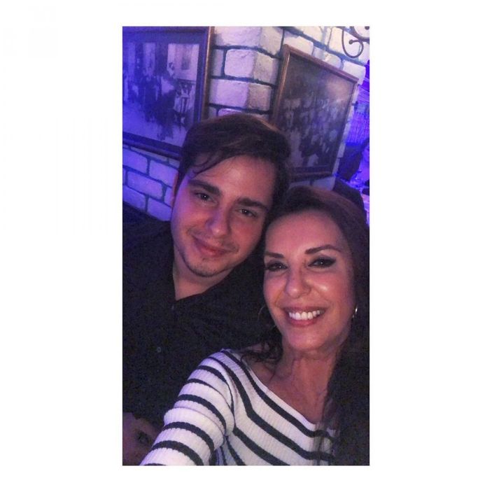 Perihan Savaş'ın oğlu Savaş Zafer'i gören bir daha bakıyor! 'Bu ne yakışıklılık'