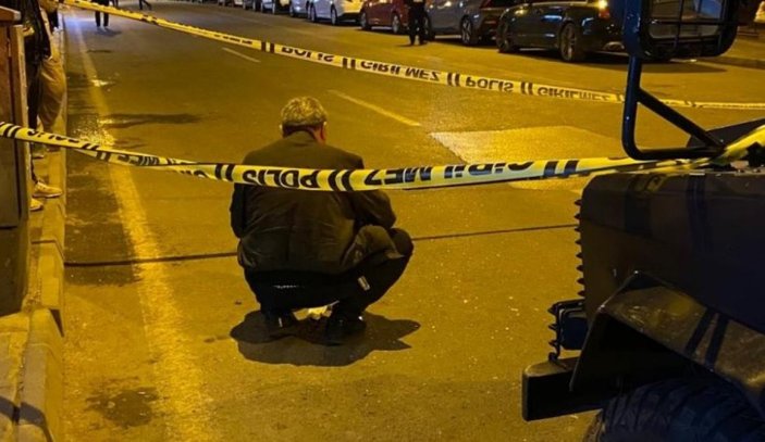 Diyarbakır'da bir baba oğlunu bıçaklayan kişilere kurşun yağdırdı