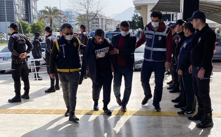 Antalya'da husumetli aileler arasında kavga: 14 yaralı