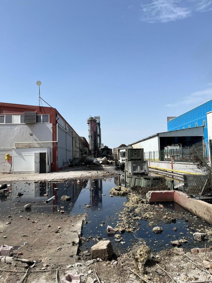 Konya’daki meyve suyu fabrikasında bulunan kazanın patlama anı