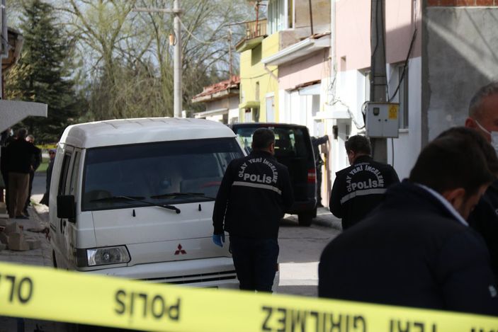 İ Eskişehir'de halı satıcıları kavgaya tutuştu: 1 ölü