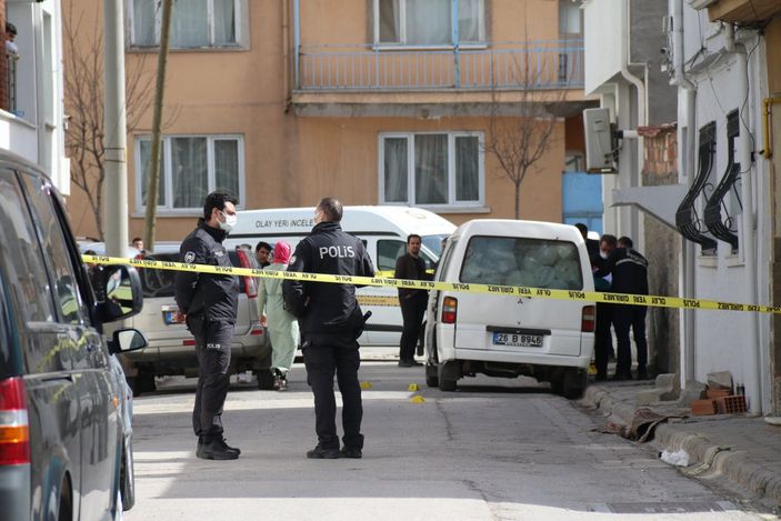 İ Eskişehir'de halı satıcıları kavgaya tutuştu: 1 ölü