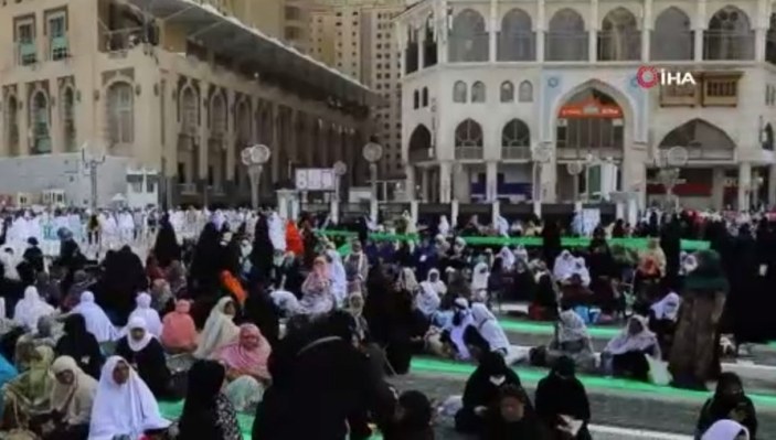 Mescid-i Haram'da 2 yıl aradan sonra ilk iftar