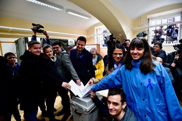 Macaristan'da oy kullanma işlemi başladı