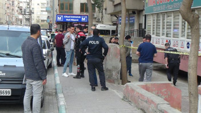 d Şanlıurfa'da polise ateş açan şahıs vurularak etkisiz hale getirildi