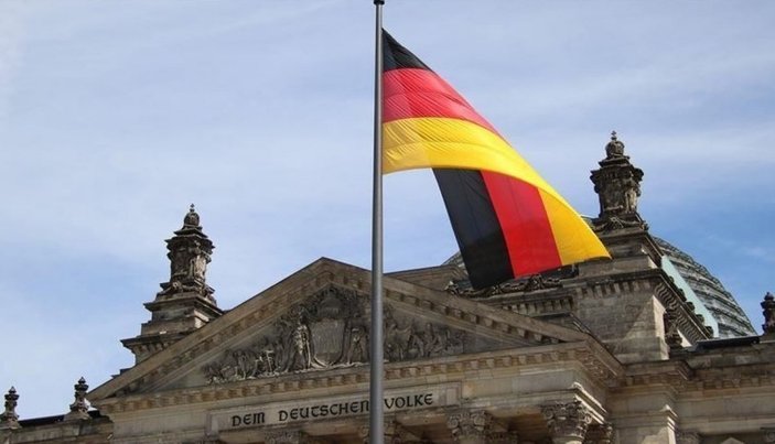 Almanya'dan Rus diplomat kararı