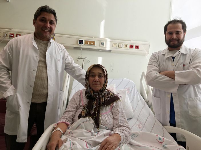 d Antalya’da bağırsağı karın cildine yapışan kadın, ameliyatla sağlığına kavuştu
