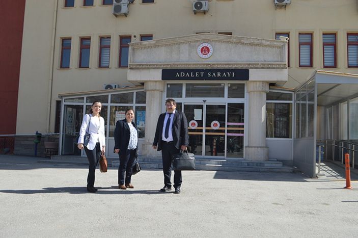 a Afyonkarahisarlı avukat aile, birlikte mesai yapıyor