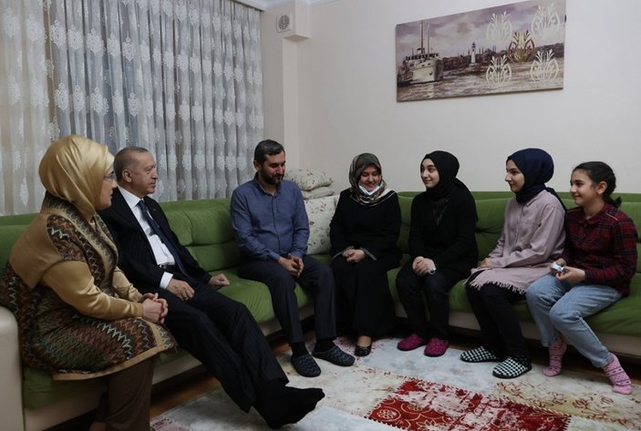 Cumhurbaşkanı Erdoğan, Ümraniye'de oturan Kılıçaslan Ailesi'ne konuk oldu