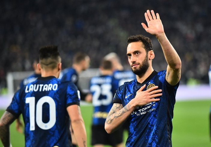 Inter, Juventus'u milli futbolcu Hakan Çalhanoğlu'nun golüyle yıktı