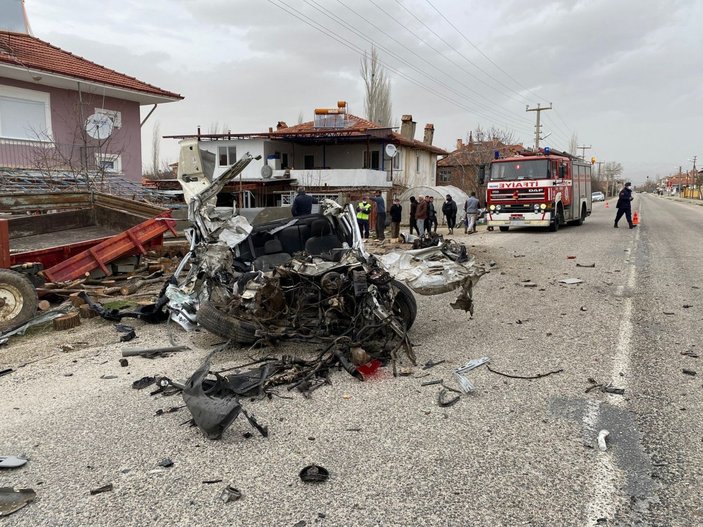 Isparta’da kaza yapan otomobilin hız ibresi, 200 kilometrede takılı kaldı