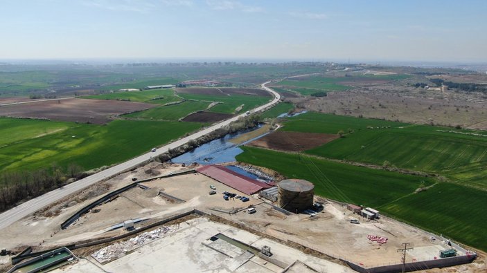 Edirne'de tarım alanına akan ham petrole müdahale edildi