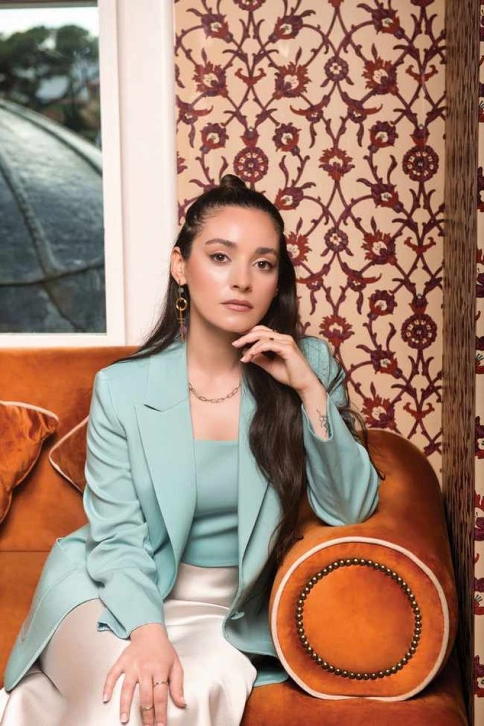 Gönül Dağı Veysel'in biricik aşkı Cemile'yi bir de Instagram'da görün! Mini elbiseli pozları nefes kesiyor...