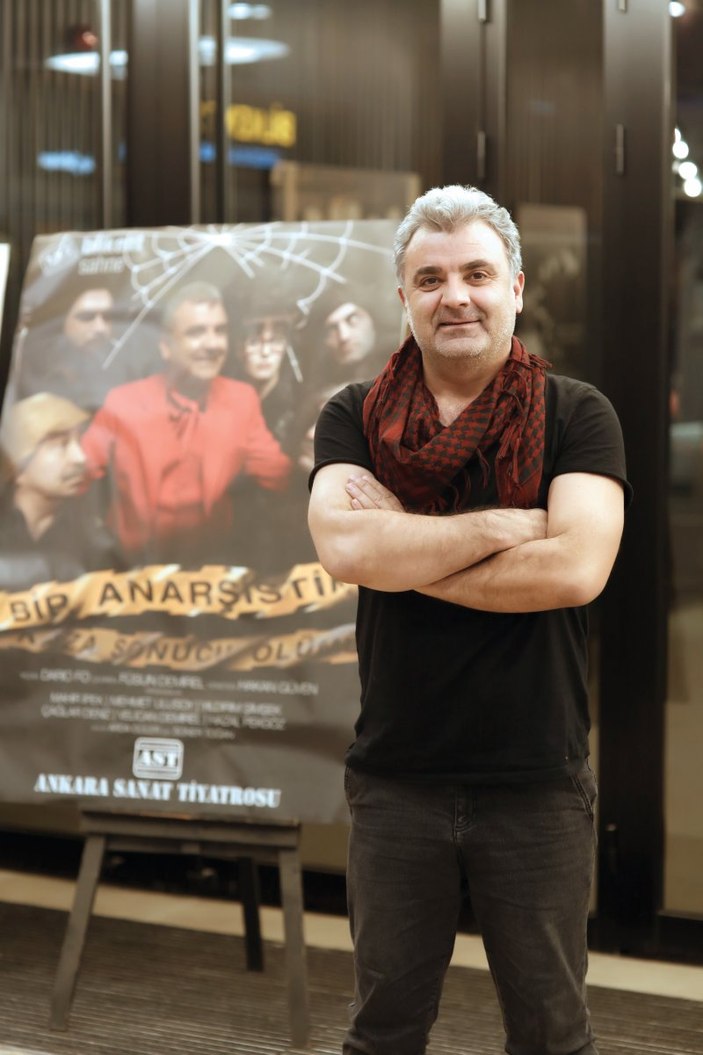 Mahir İpek: Televizyon ve tiyatroyu ayırmıyorum