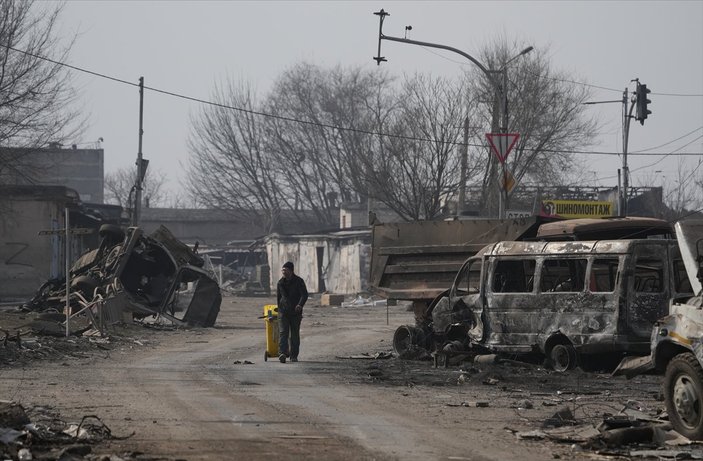 Ukrayna: Ruslar sivil ölüleri yakmak için mobil krematoryum kullanıyor