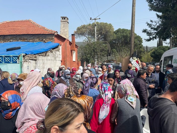Aydın’da 35 yıllık kocasının öldürdüğü kadını hemcinsleri taşıdı
