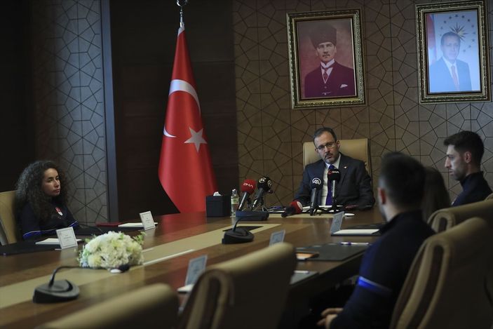 Bakan Kasapoğlu, Kış Olimpiyatlarında mücadele eden sporcuları kabul etti