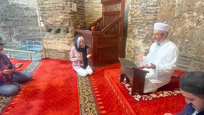 Bursa’da Ukraynalı kadın ezandan etkilendi, İslamiyet’i seçti