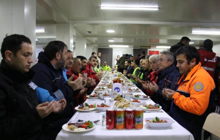 Fatih Dönmez, Filyos Limanı'nda çalışanlarla iftar yaptı