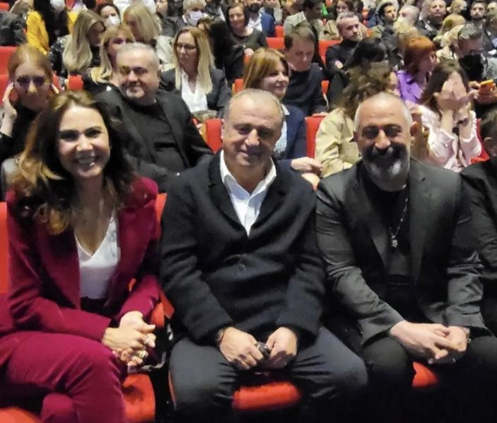 Fatih Terim tiyatro galasına katıldı