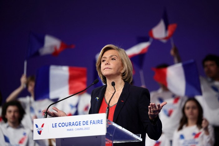 Fransa'da cumhurbaşkanı seçiminin ilk turu 10 Nisan'da yapılacak