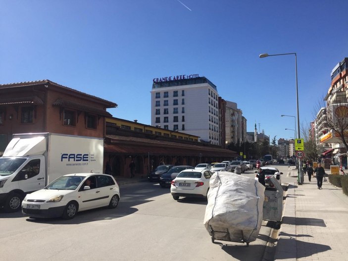 Eskişehir'deki sürücüler sıkışan trafiğe öfkelendi