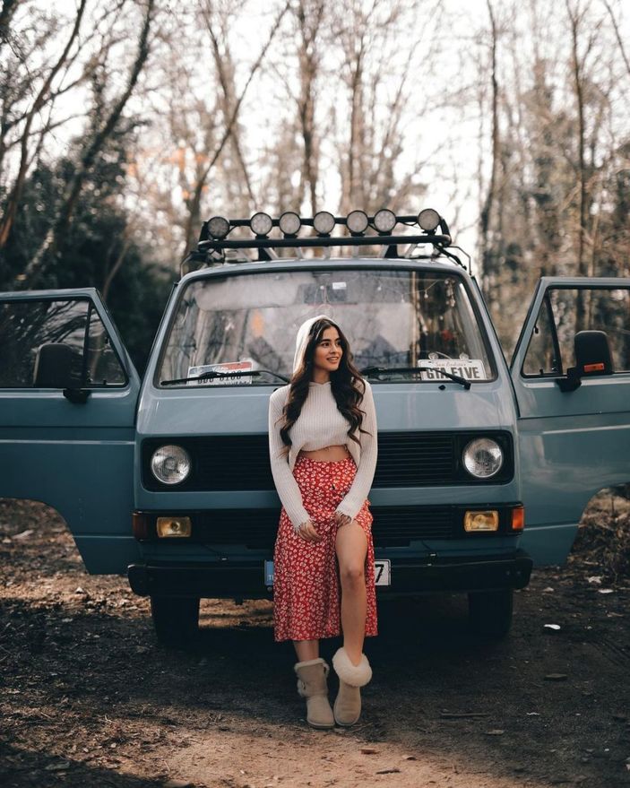 Gönül Dağı'nın Asuman'ı derin yırtmaçlı eteğiyle poz verdi, görenlerin nefesi kesildi! 'Edep yahu edep'