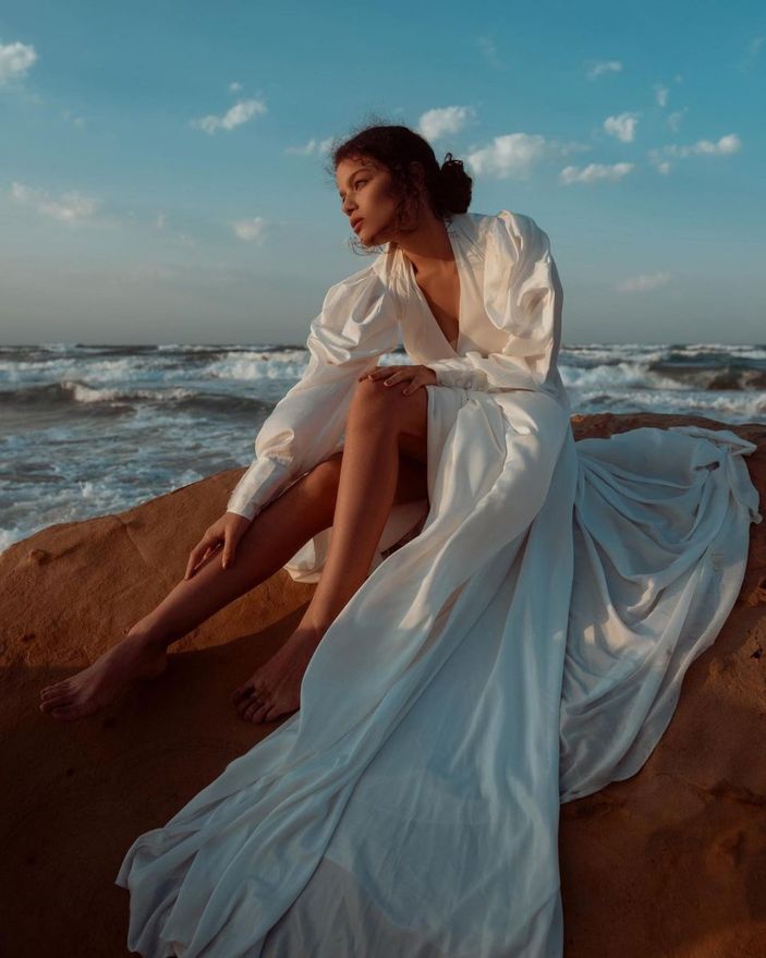 Kuruluş Osman'ın Cornelia'sı dekolteli pozları ve yemyeşil gözleriyle akılları baştan aldı! 'Ne güzelmişsin'